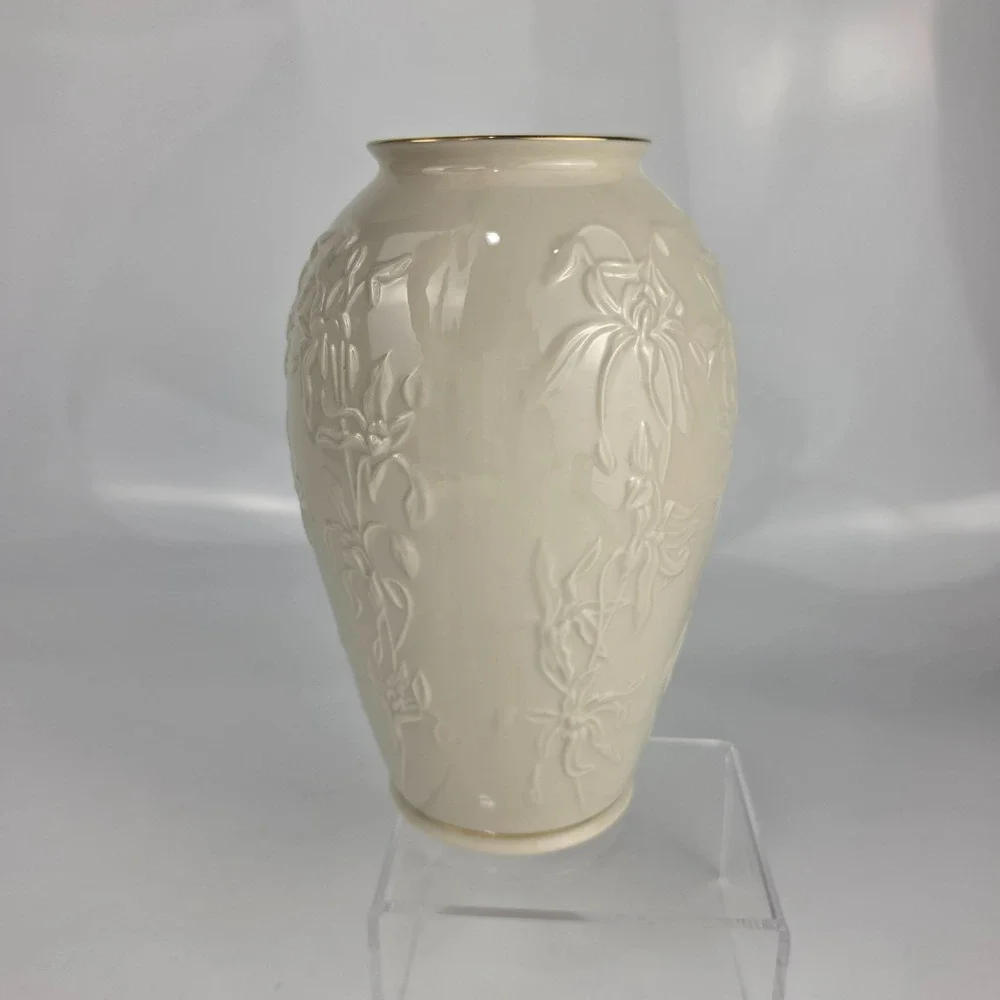 Lenox Centennial 1889-1989‎ Ivory Embossed Floral Vase Gold Trim Made in USA